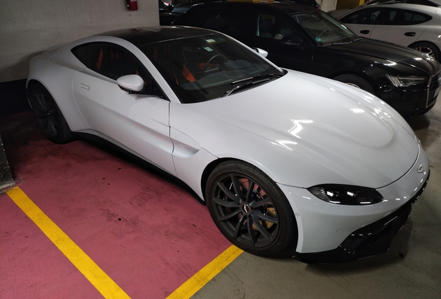 Aston Martin V8 Vantage 2018