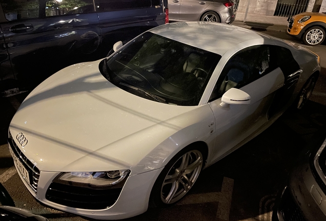 Audi R8 V10