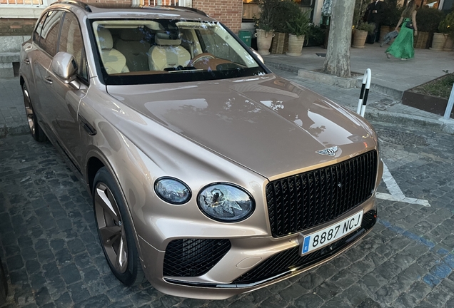 Bentley Bentayga Hybrid Azure 2024
