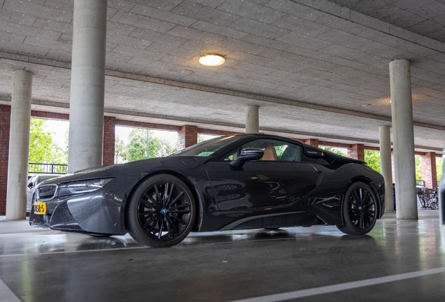 BMW i8 Roadster
