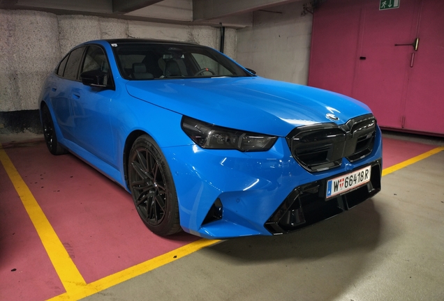 BMW M5 G90