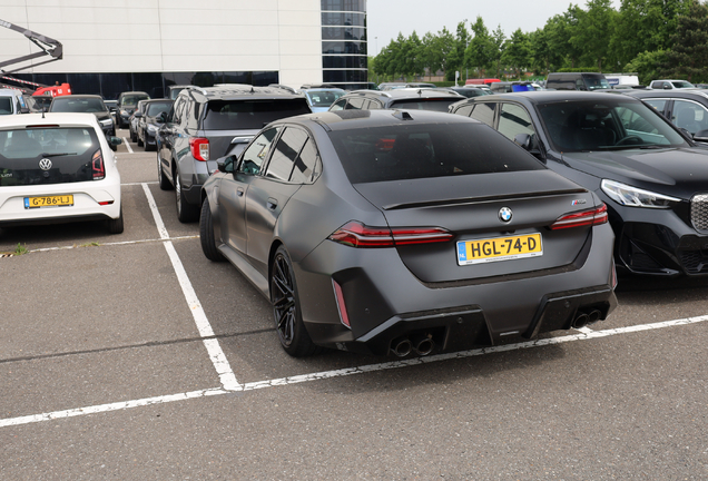 BMW M5 G90