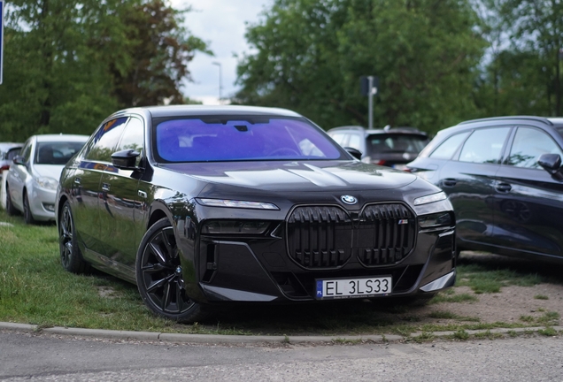 BMW M760e xDrive