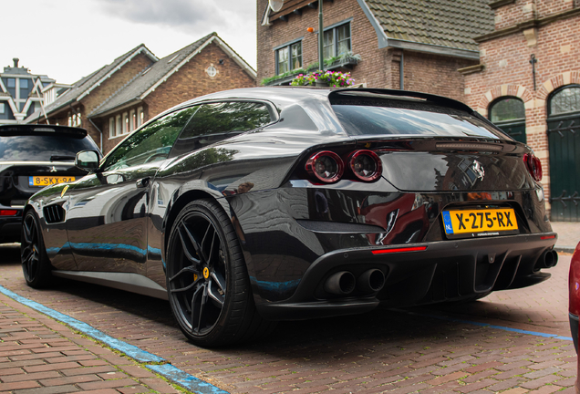 Ferrari GTC4Lusso T