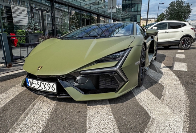 Lamborghini Revuelto
