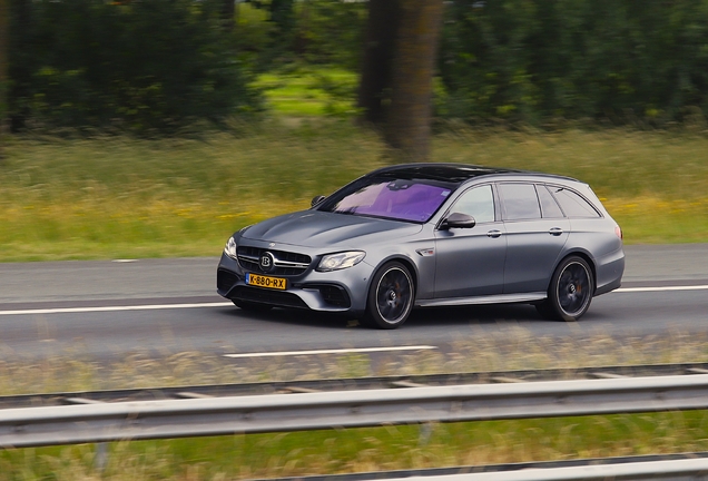 Mercedes-AMG Brabus E B40-700 Estate S213