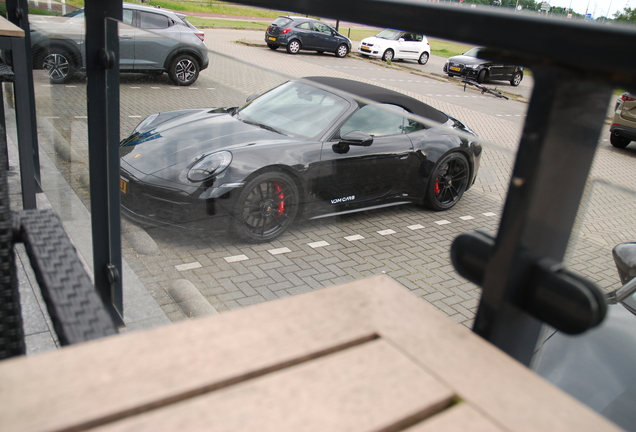 Porsche 992 Carrera 4 GTS Cabriolet