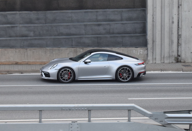 Porsche 992 Carrera 4S