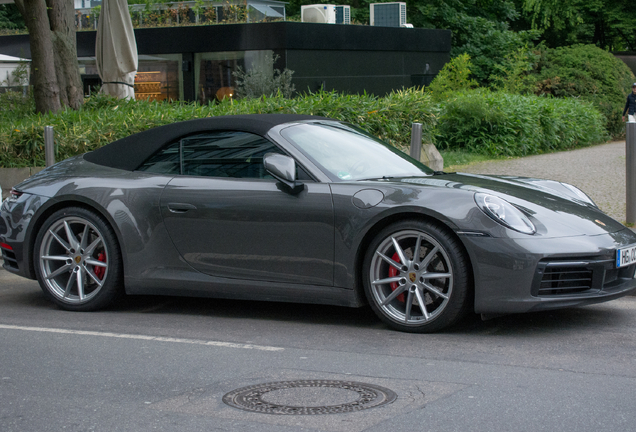 Porsche 992 Carrera 4S Cabriolet