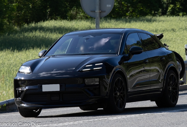 Porsche Macan EV Turbo