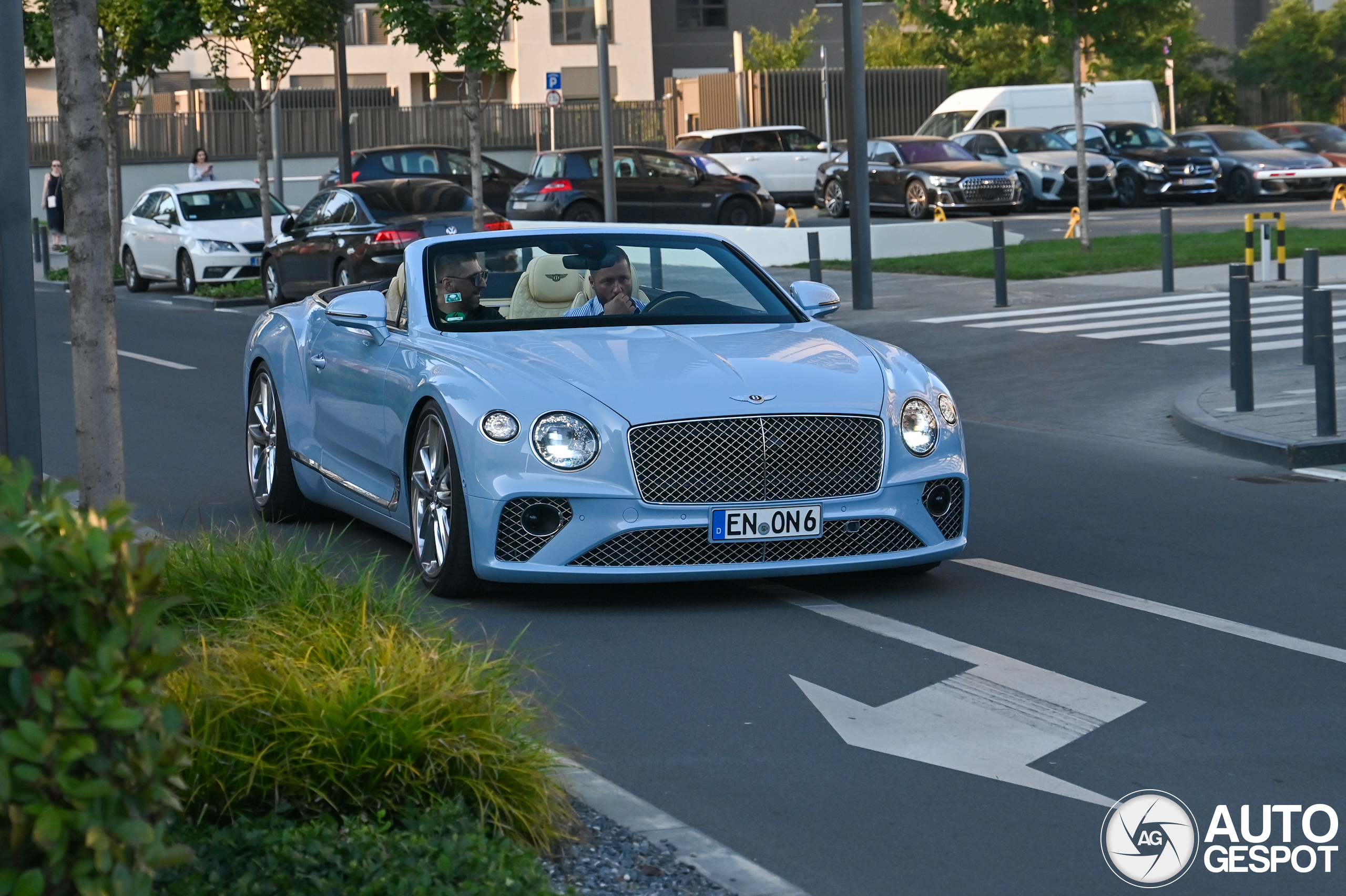 Bentley Continental GTC 2019