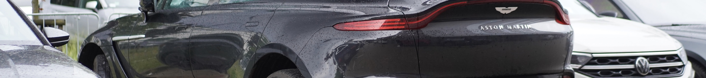 Aston Martin DBX