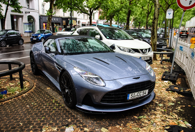 Aston Martin DB12 Volante