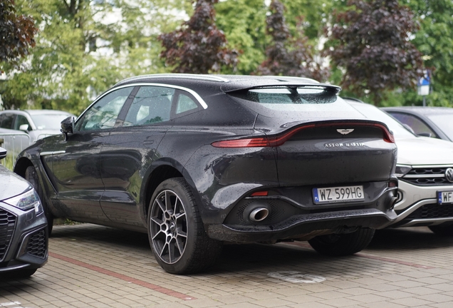 Aston Martin DBX