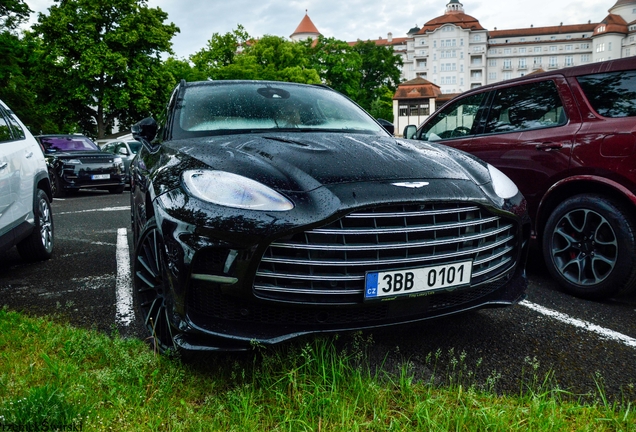 Aston Martin DBX707
