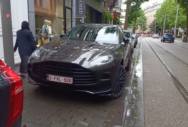 Aston Martin DBX707