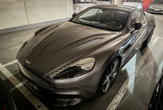 Aston Martin Vanquish 2013