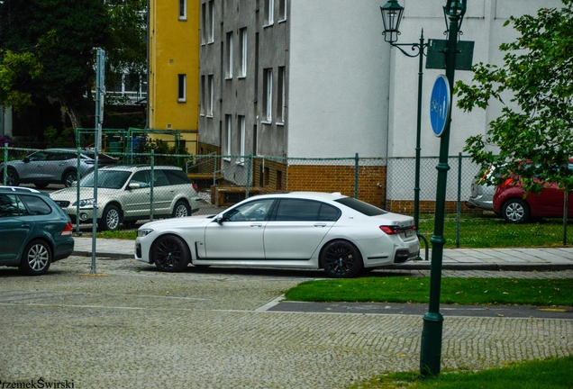 BMW M760Li xDrive 2019