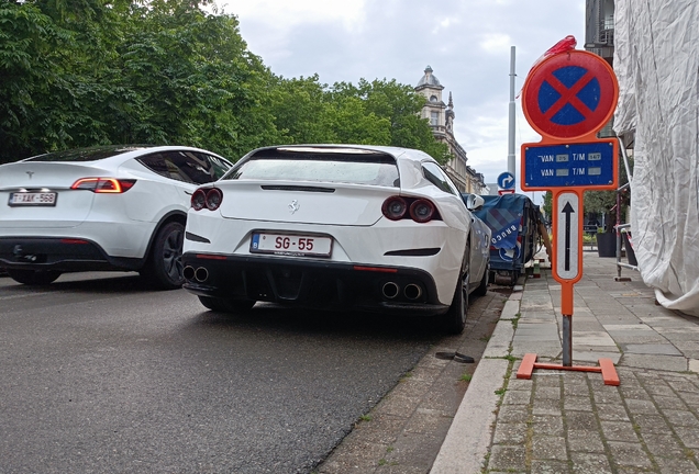 Ferrari GTC4Lusso T