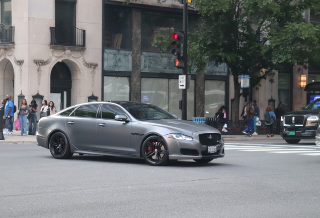 Jaguar XJR575