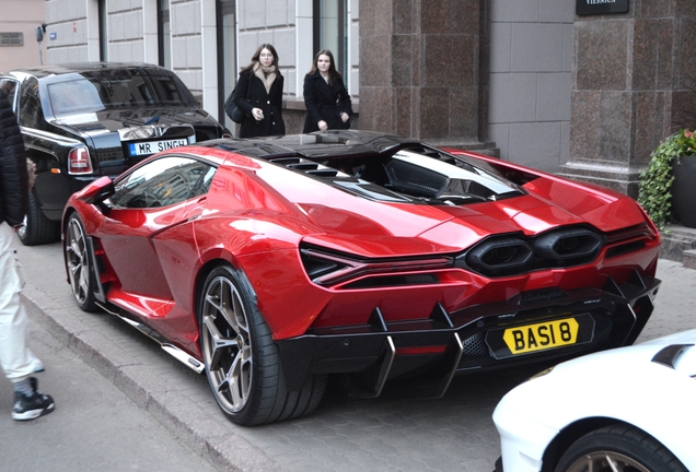 Lamborghini Revuelto