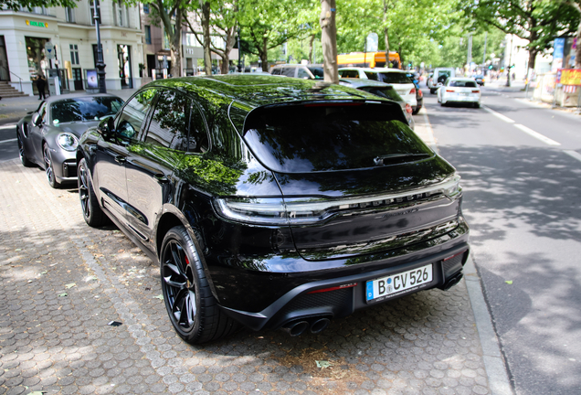 Porsche 95B Macan GTS MkIII