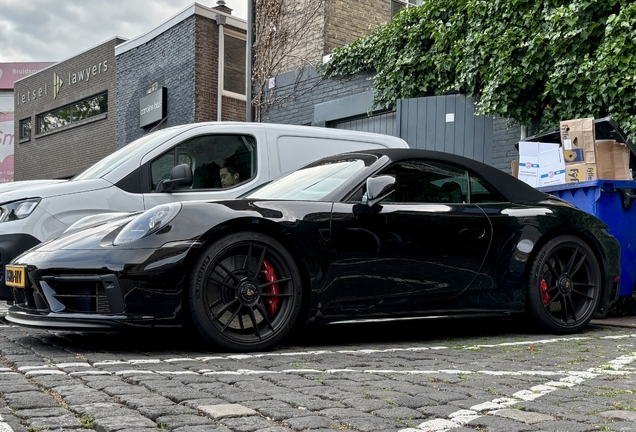 Porsche 992 Carrera 4 GTS Cabriolet
