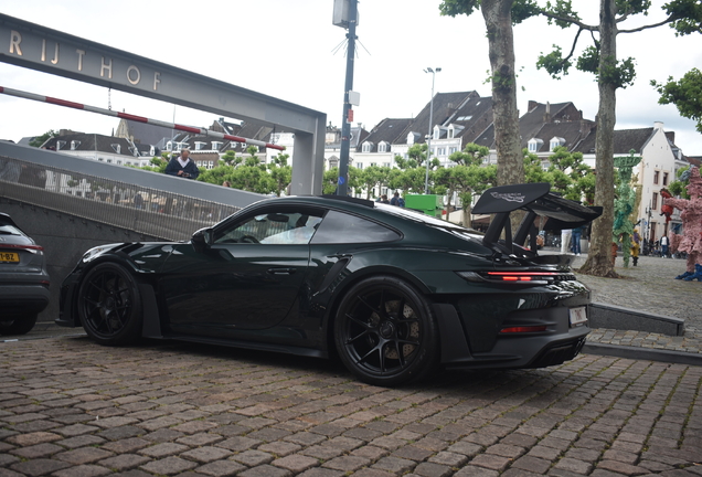 Porsche 992 GT3 RS Weissach Package
