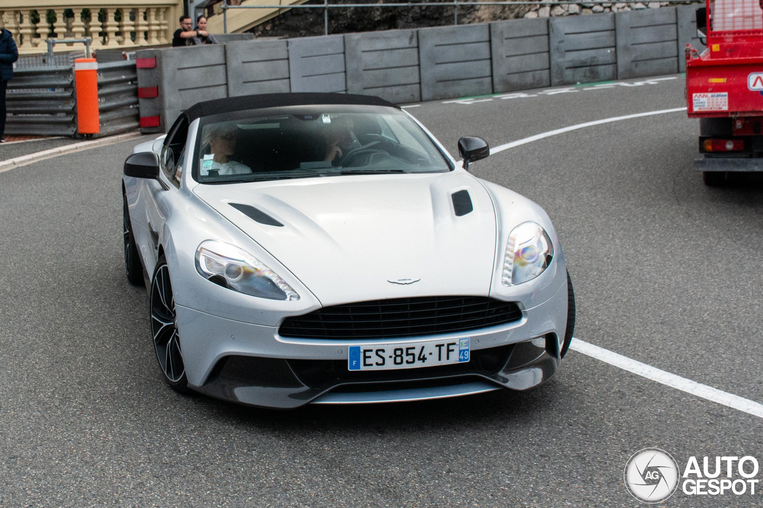 Aston Martin Vanquish Volante