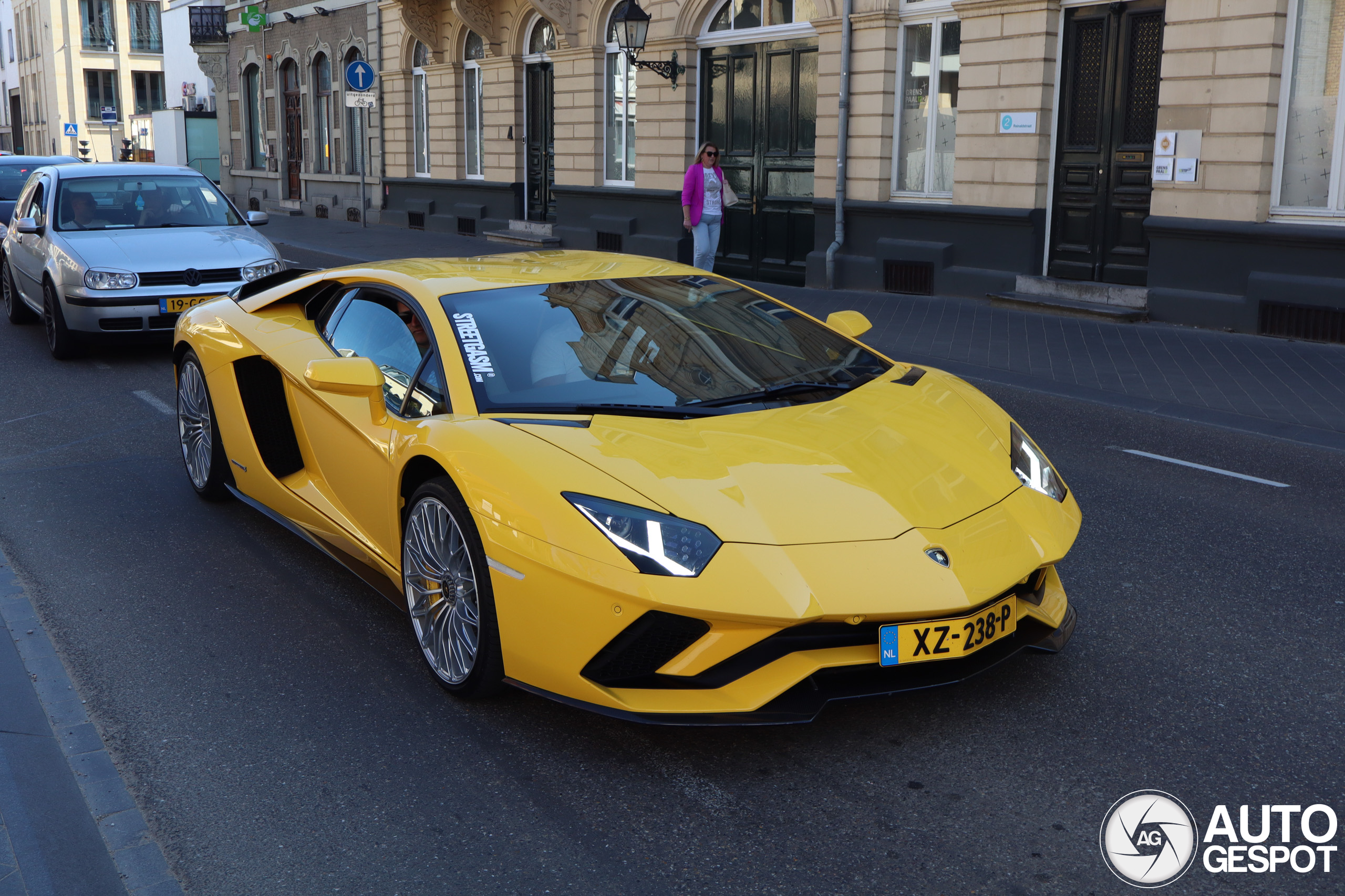 Lamborghini Aventador S LP740-4