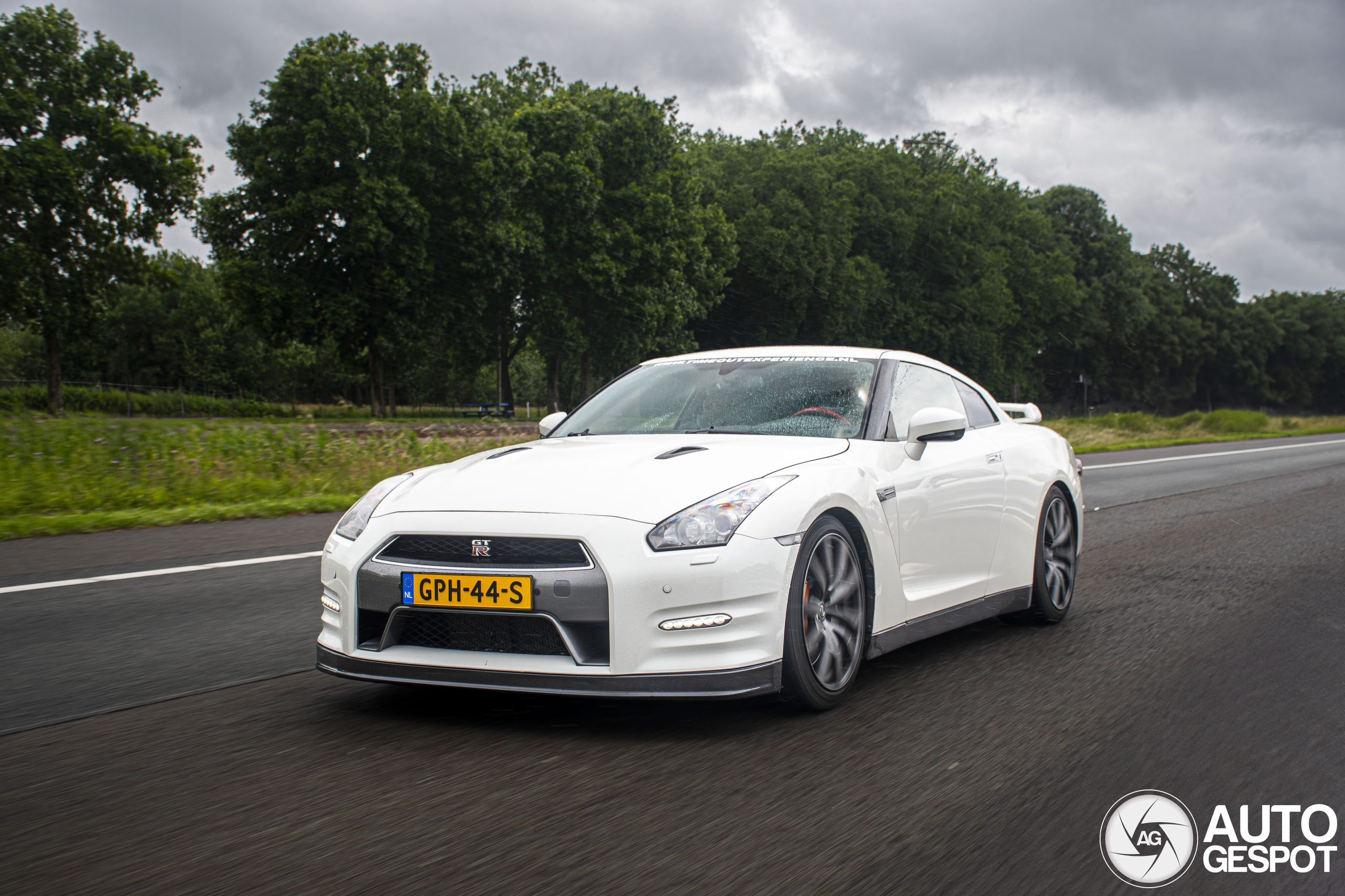 Nissan GT-R 2012