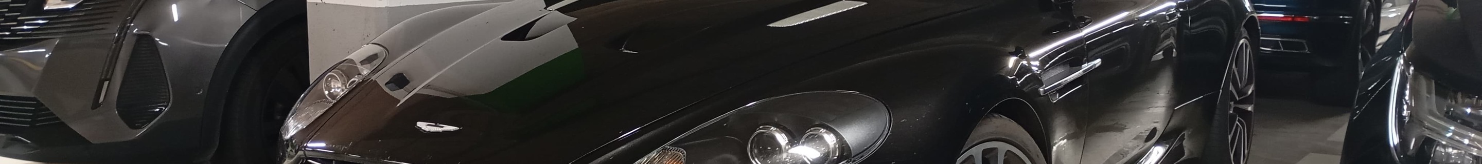 Aston Martin DBS Volante