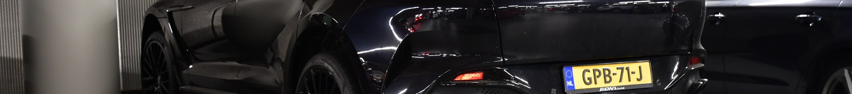 Aston Martin DBX707