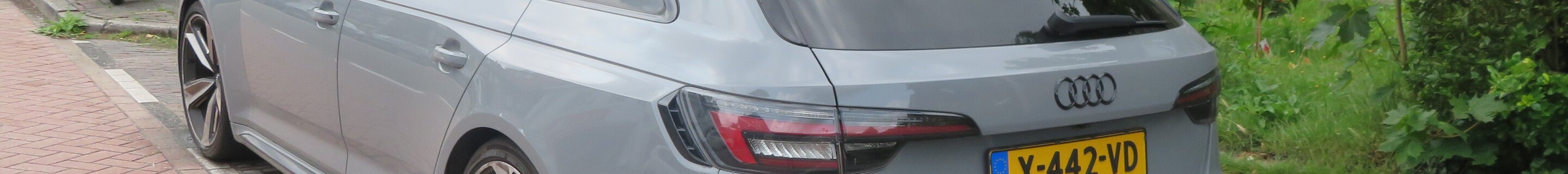 Audi RS4 Avant B9