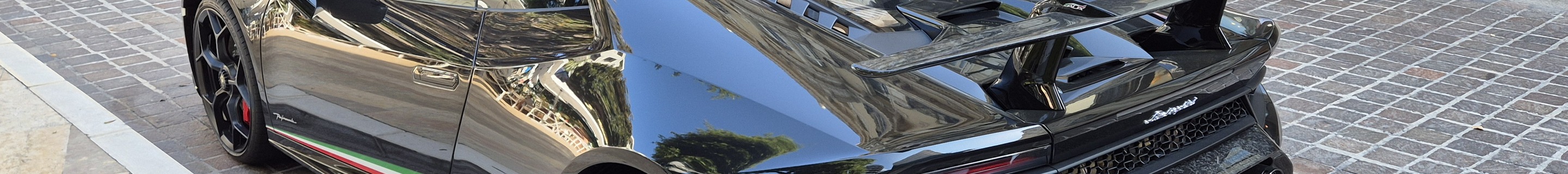 Lamborghini Huracán LP640-4 Performante