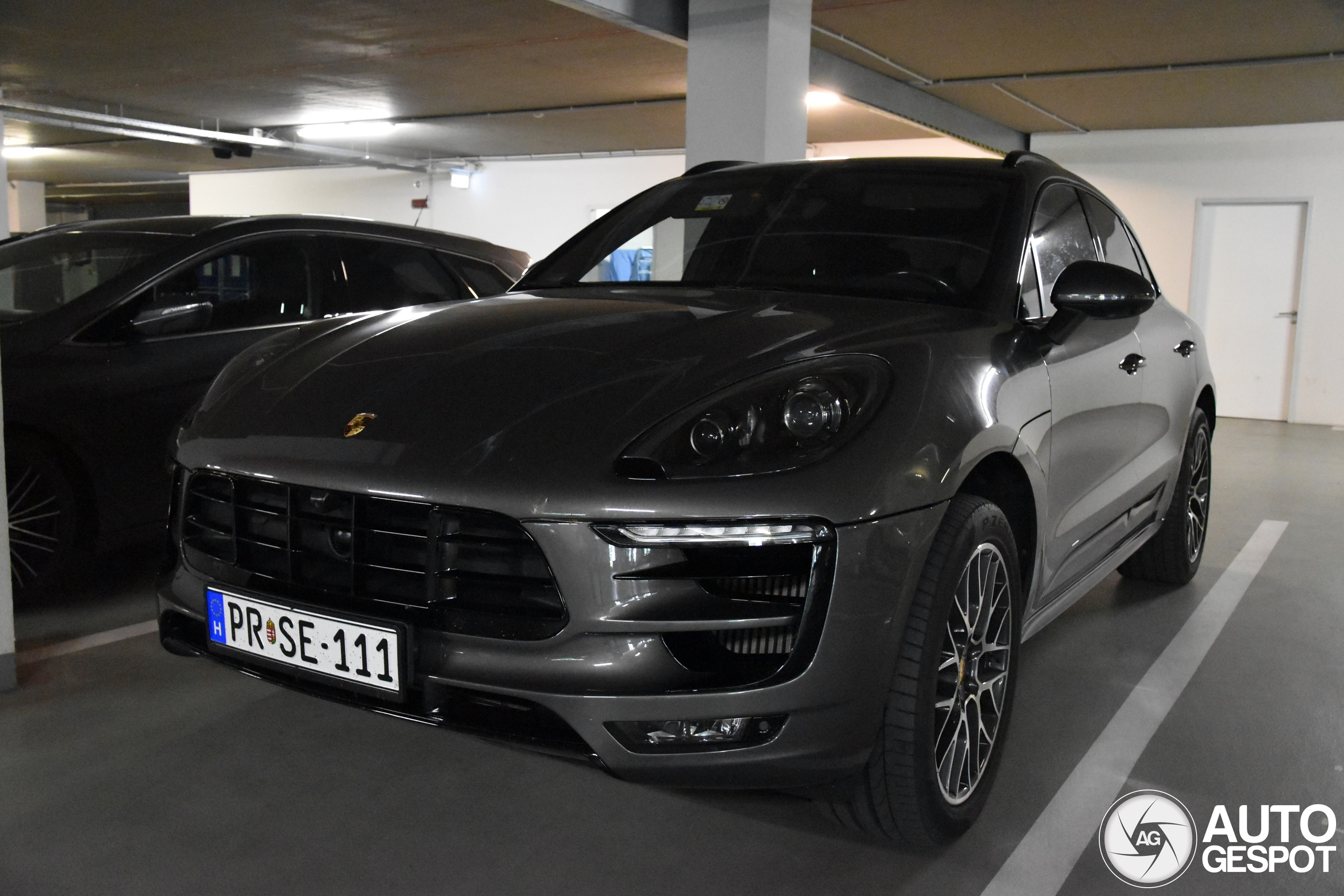 Porsche 95B Macan Turbo