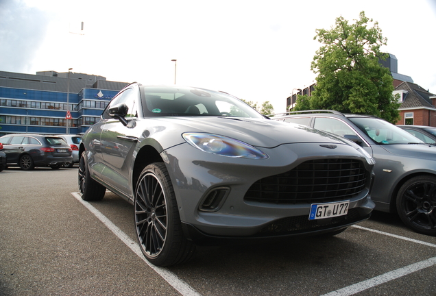 Aston Martin DBX