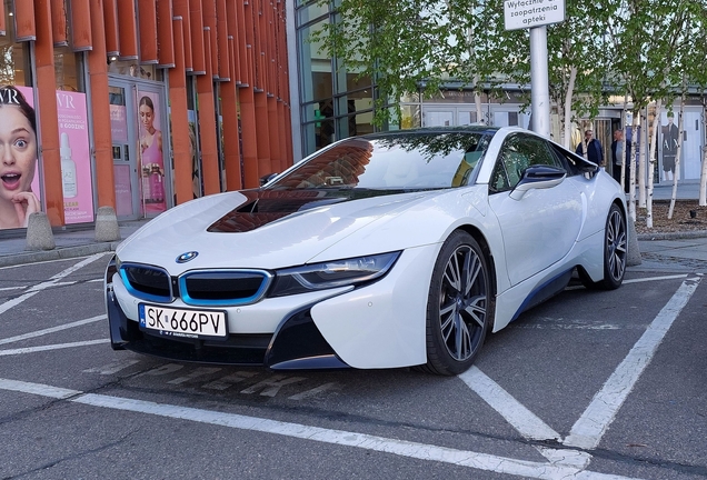 BMW i8