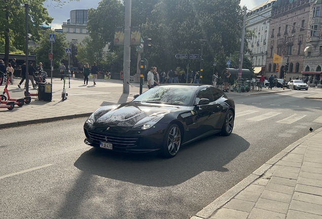 Ferrari GTC4Lusso T