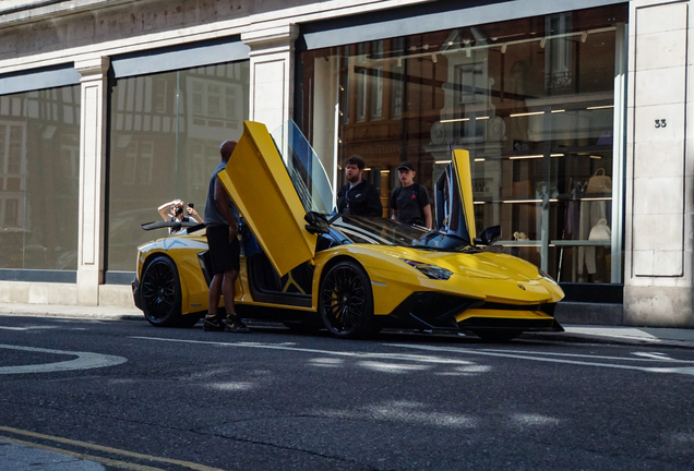 Lamborghini Aventador LP750-4 SuperVeloce Roadster
