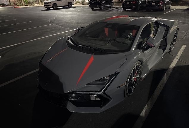 Lamborghini Revuelto