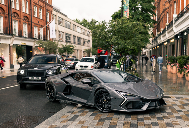 Lamborghini Revuelto