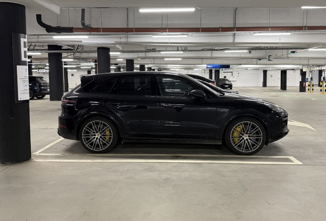 Porsche Cayenne Turbo S E-Hybrid