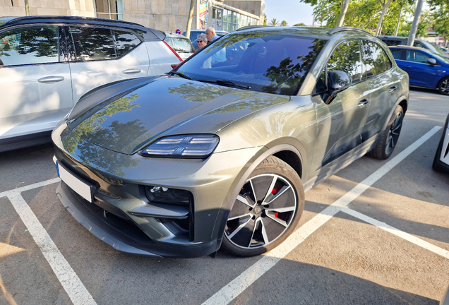 Porsche Macan EV Turbo