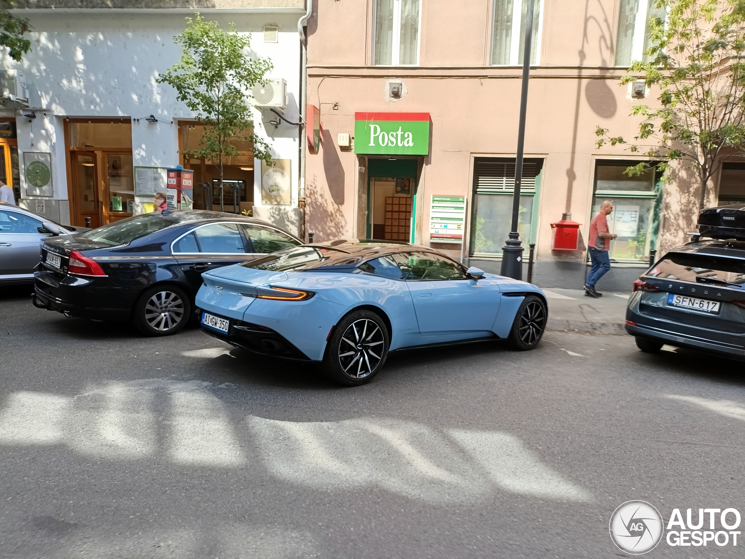 Aston Martin DB11 V8
