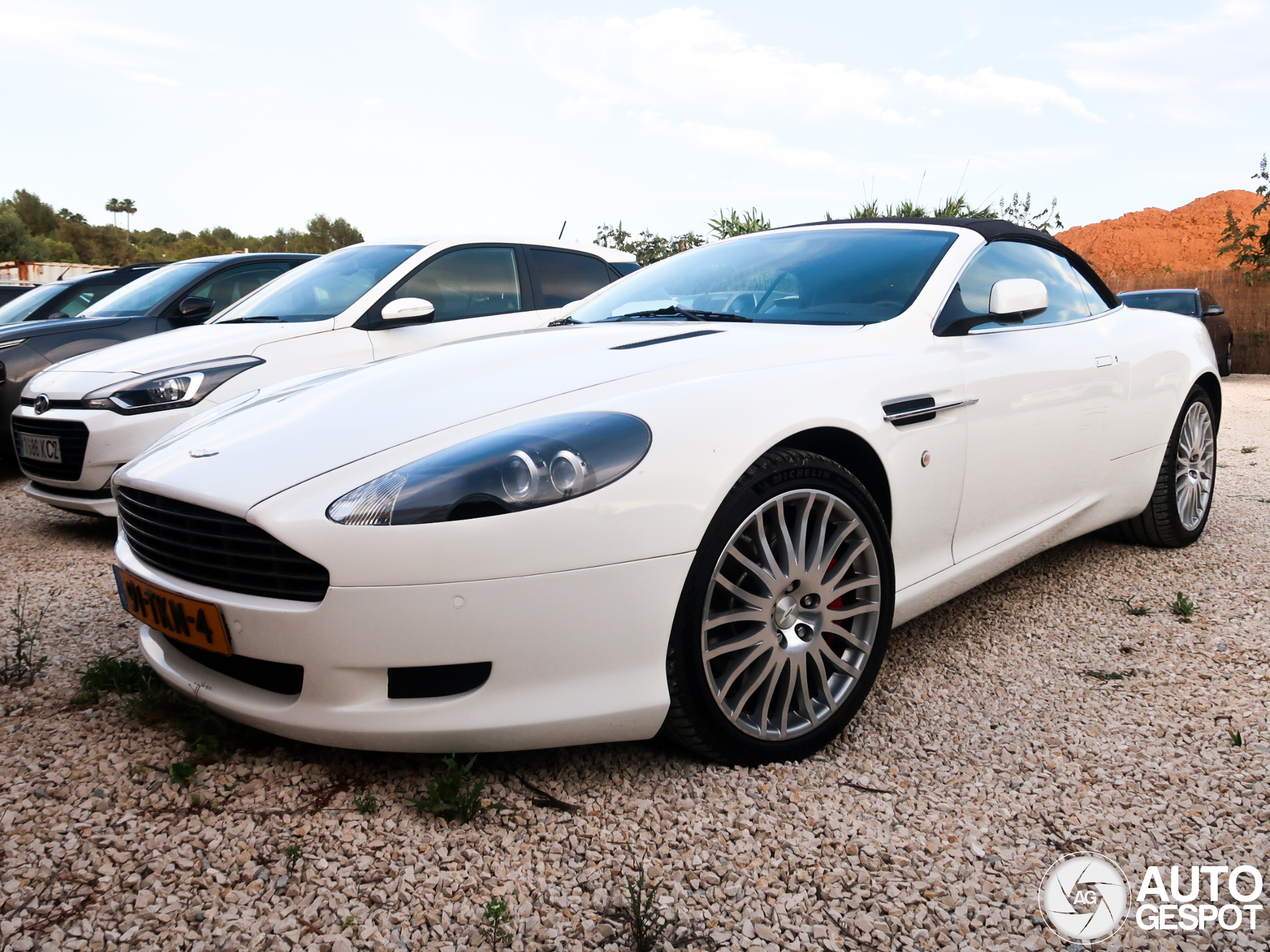 Aston Martin DB9 Volante