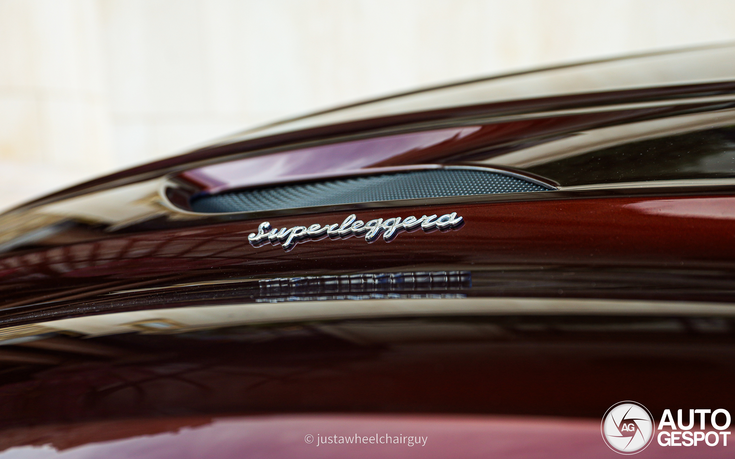 Aston Martin DBS Superleggera