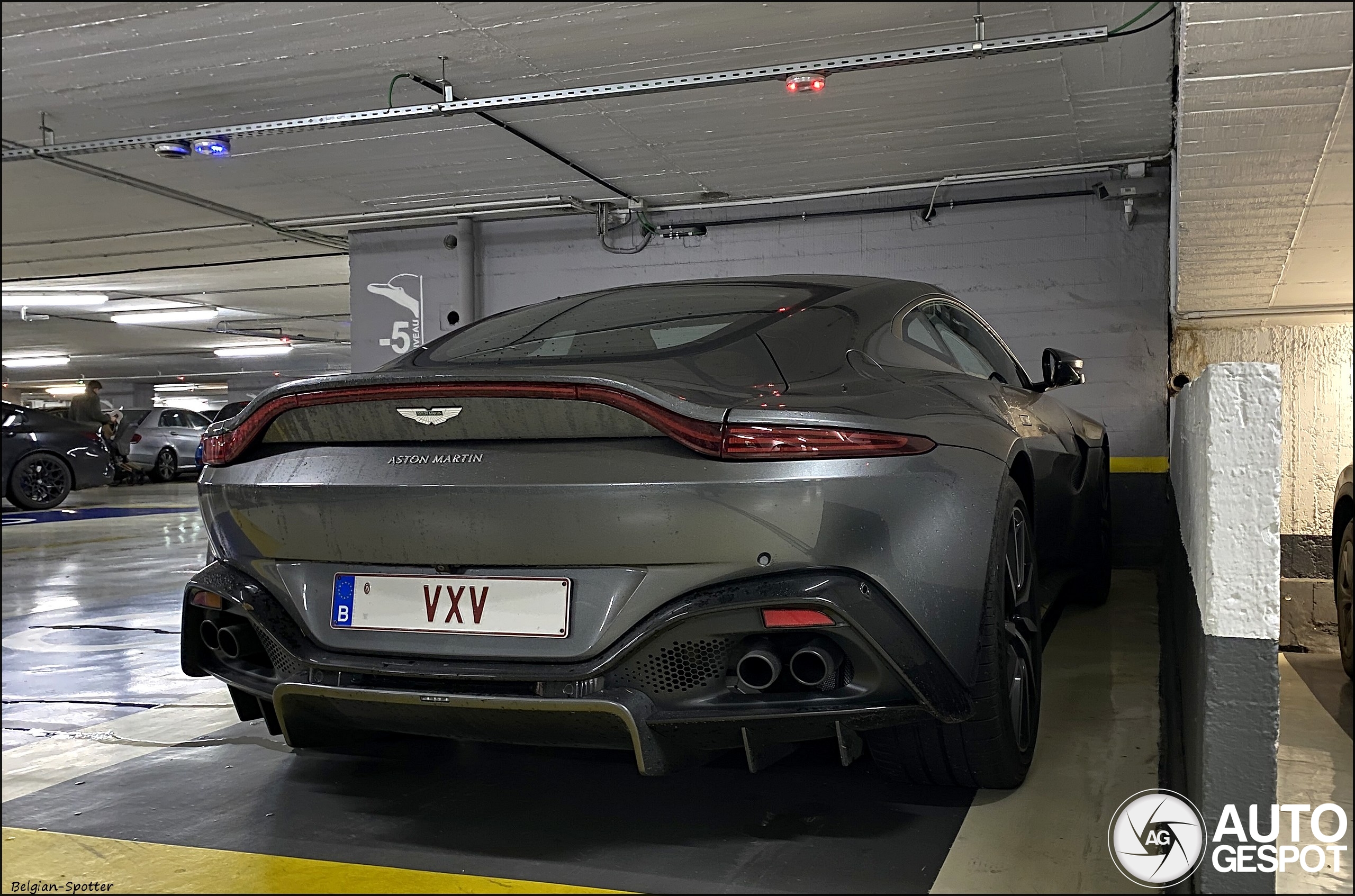 Aston Martin V8 Vantage 2018