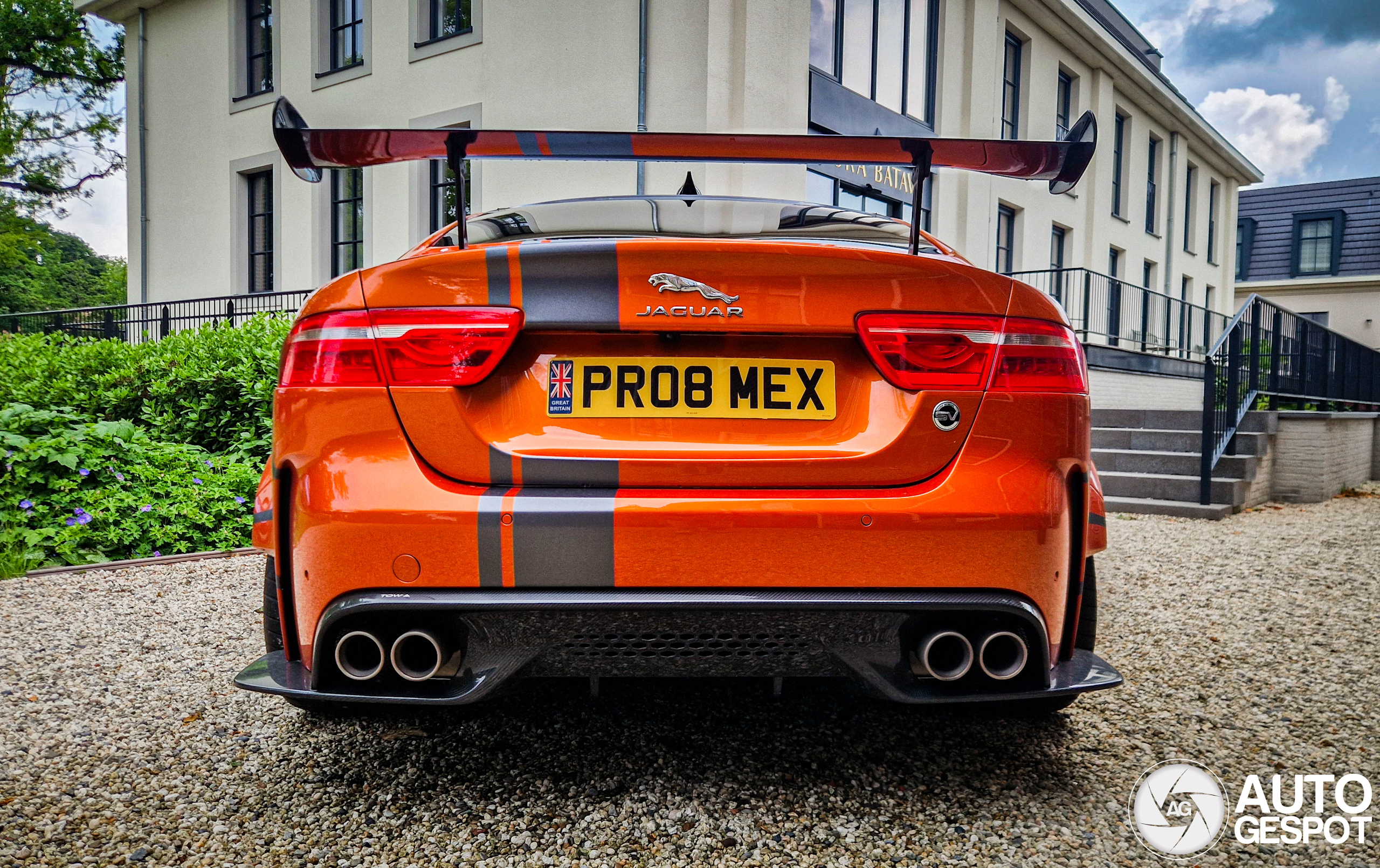 Jaguar XE SV Project 8