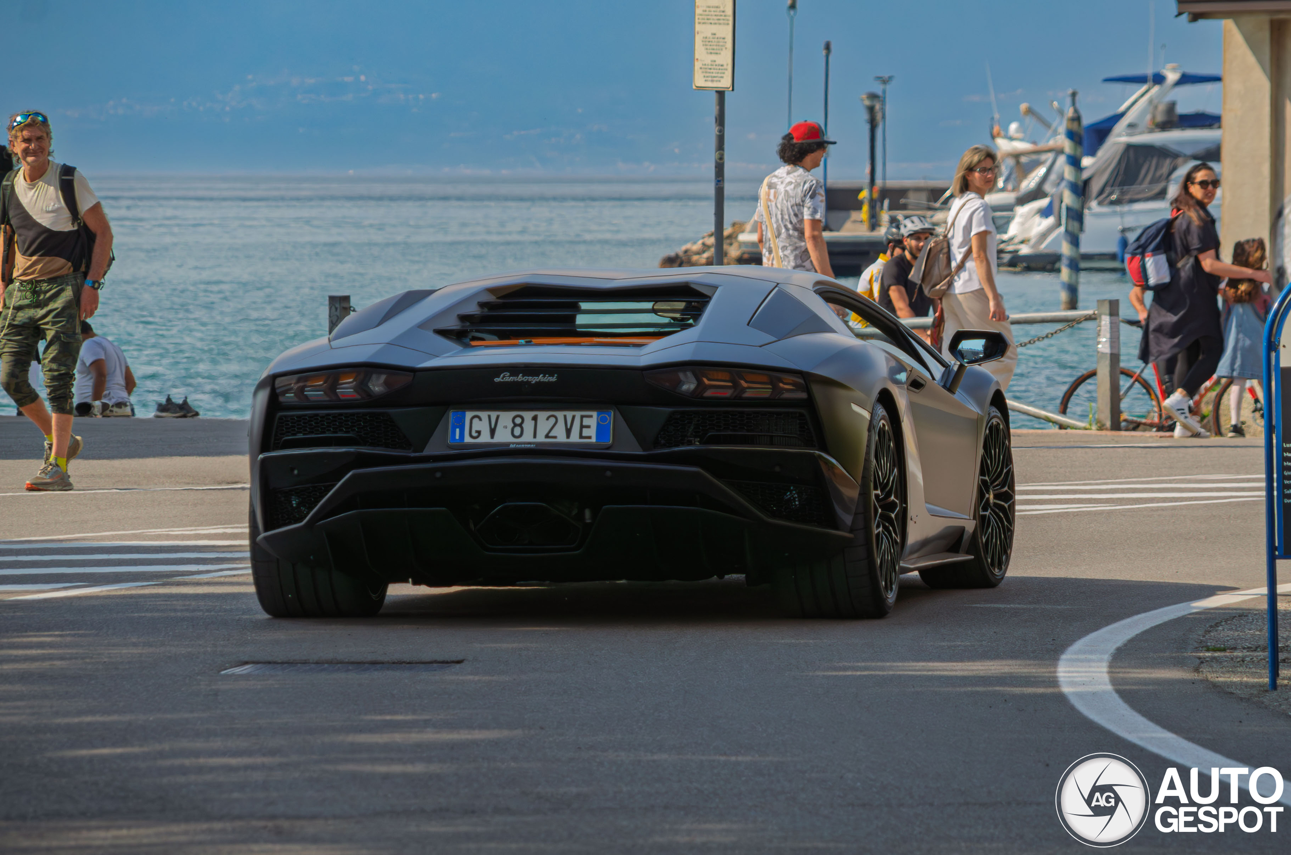 Lamborghini Aventador S LP740-4
